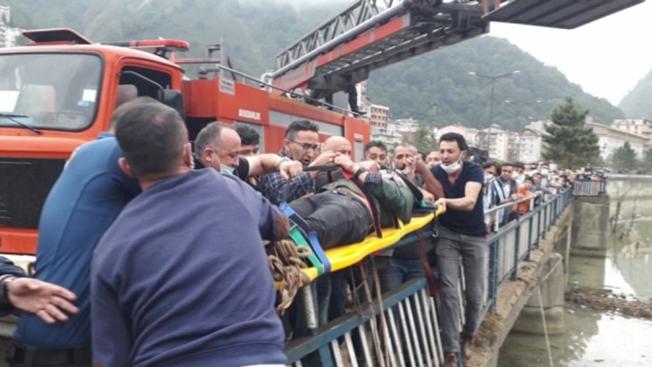 Giresun'da otomobil Doğankent HES Gölü'ne düştü: 1 yaralı