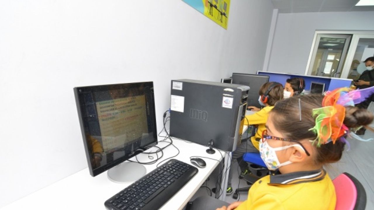 Çorum'da 9 gönüllü öğretmenden öğrencilere "uzaktan eğitim" desteği
