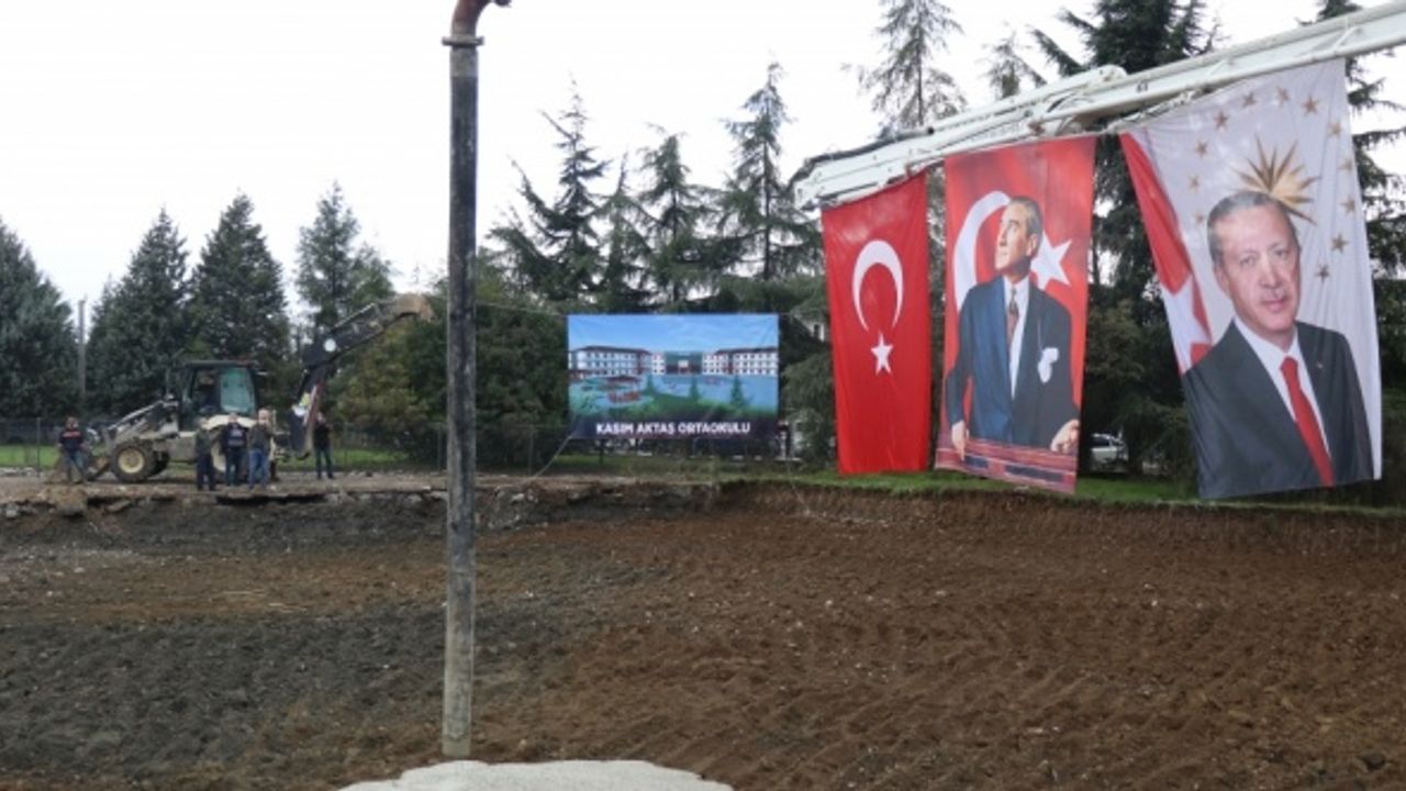 Düzce'de hayırsever iş adamının desteğiyle yapılacak ortaokulun temeli atıldı