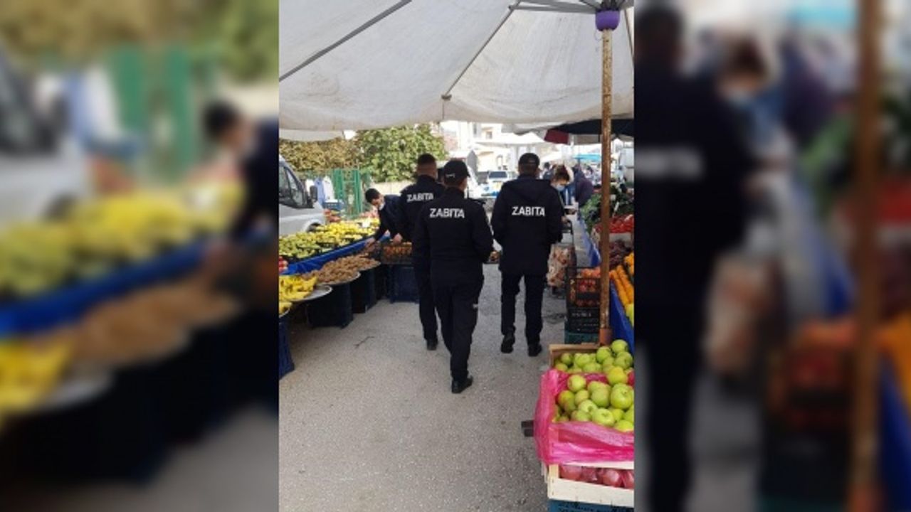 Düzce'de semt pazarında koronavirüs denetimi yapıldı