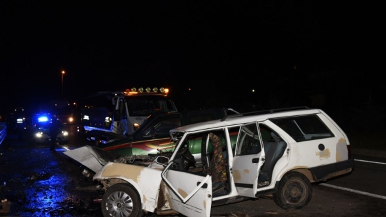 Giresun'da kamyonet ile otomobil çarpıştı: 2 ölü, 2 yaralı