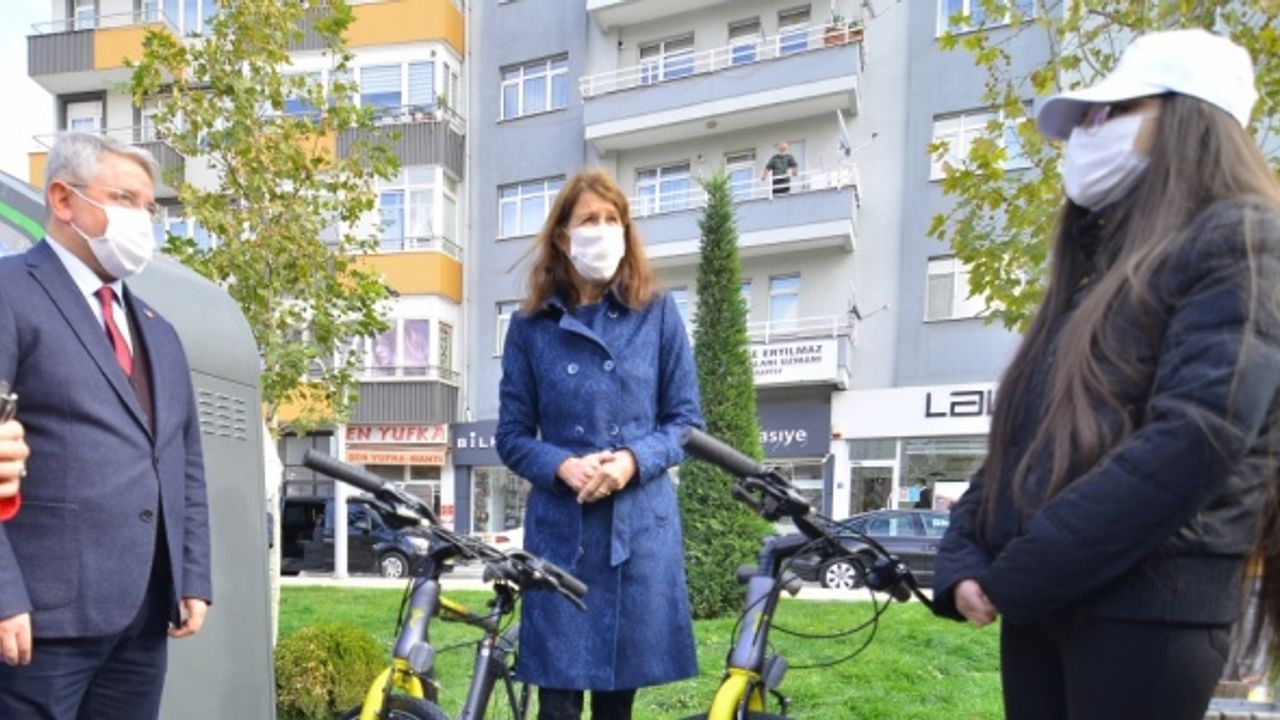 Hollanda'nın Ankara Büyükelçisi Kwaasteniet, Çorum'da bisiklet kullandı