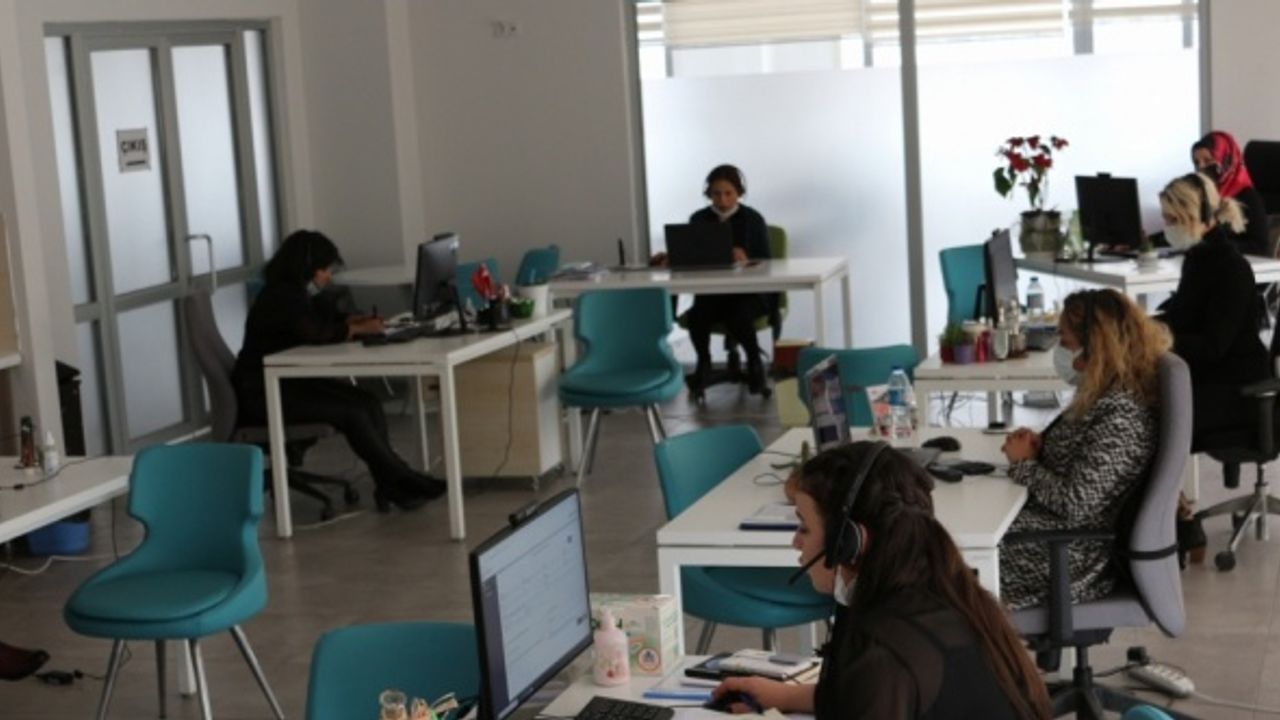 Koronavirüs hastaları ve temaslıların takibi çağrı merkezince yapılıyor