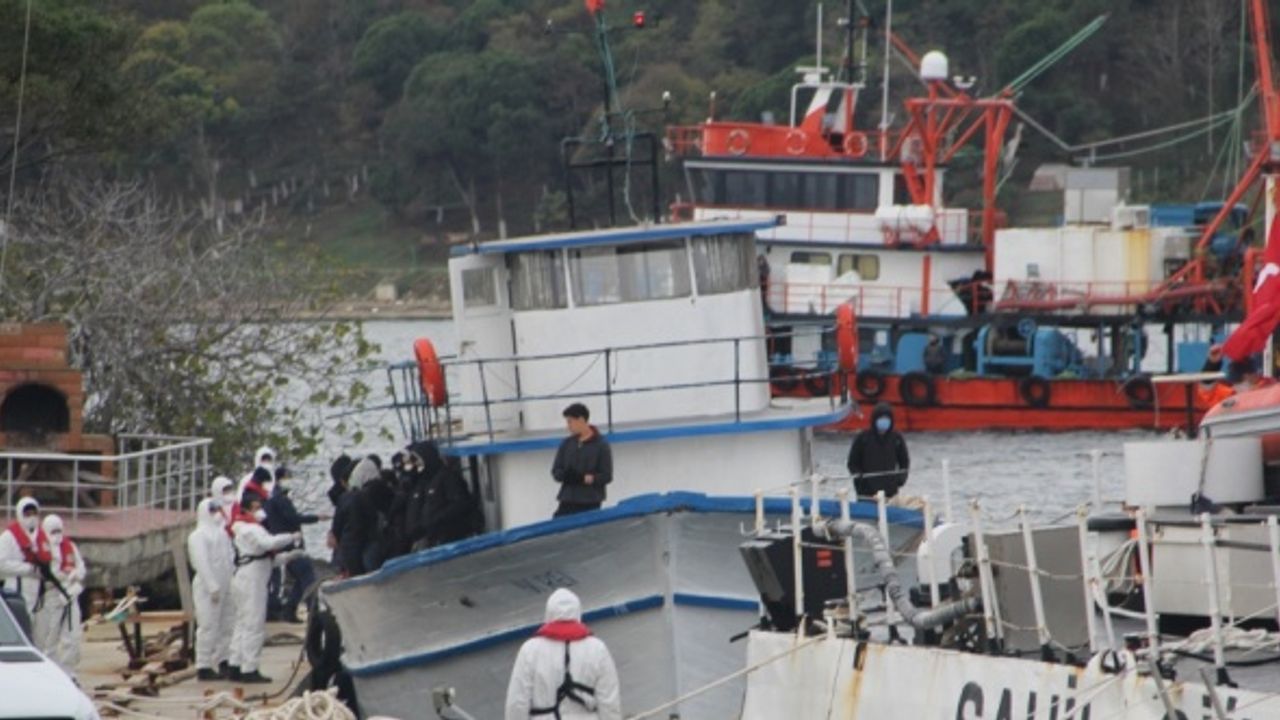 Sinop'tan Romanya'ya gitmek isteyen sığınmacılar teknede yakalandı