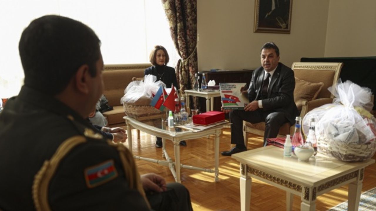 Türk halkının "Can Azerbaycan'a mektup"ları, Azerbaycan'ın Ankara Büyükelçiliğine teslim edildi