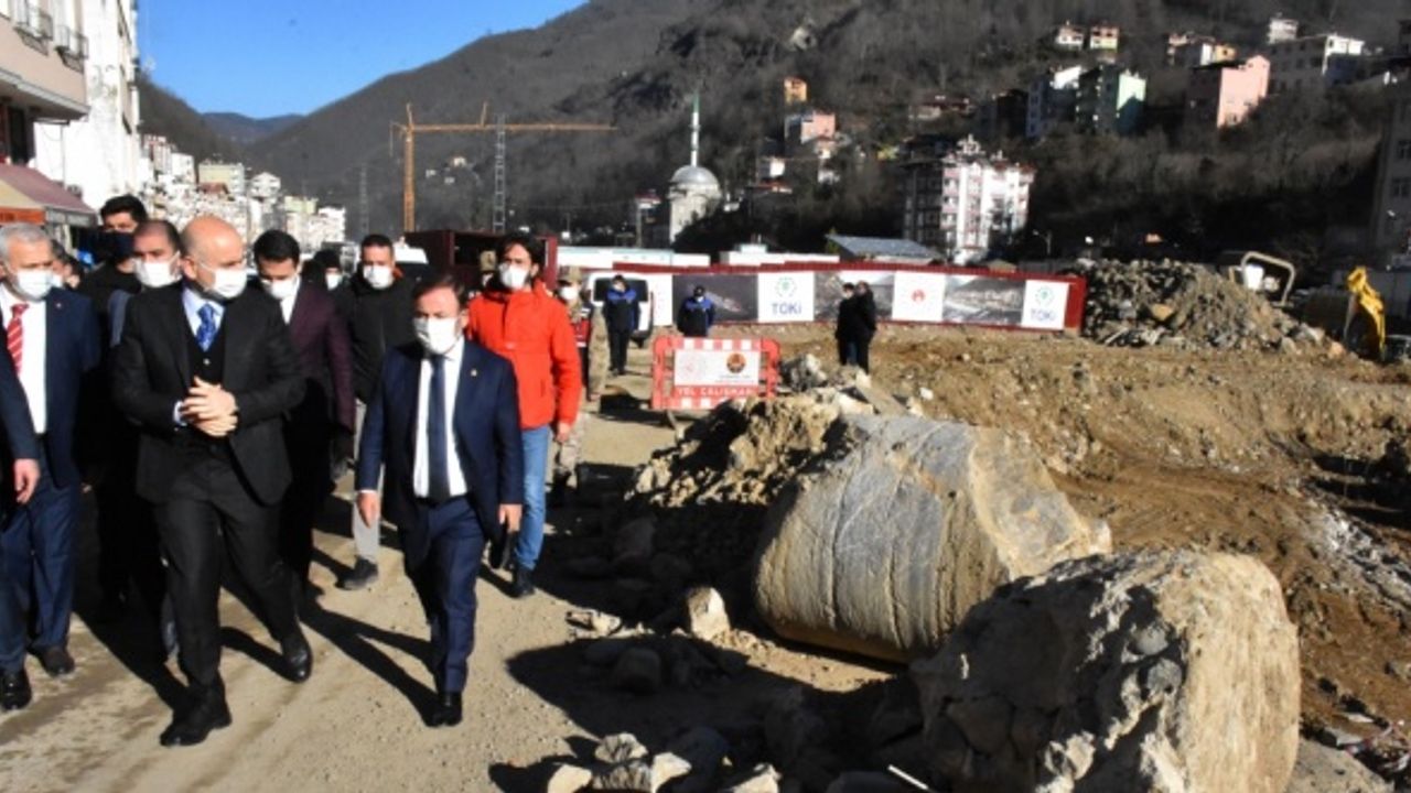 Ulaştırma ve Altyapı Bakanı Karaismailoğlu, Dereli'de incelemelerde bulundu