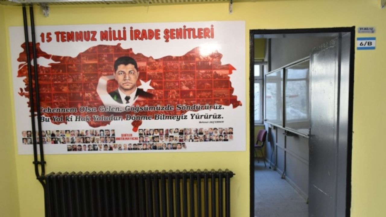 Köy okullarını yüz yüze eğitime hazırlamak için eğitimciler ile veliler kolları sıvadı