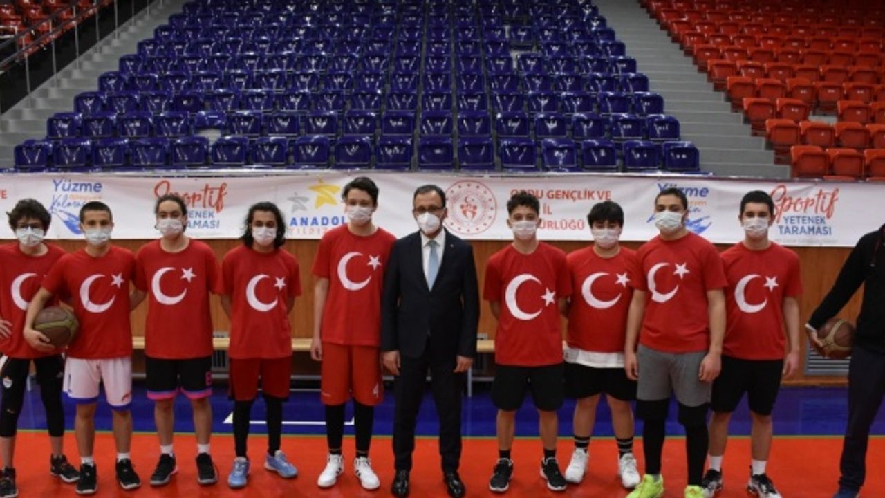 Bakan Kasapoğlu, Yeni Ordu Stadı'nda incelemelerde bulundu: