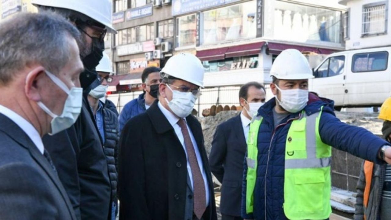 Büyükşehir Belediye Başkanı Demir, Subaşı Meydanı'ndaki çalışmaları inceledi