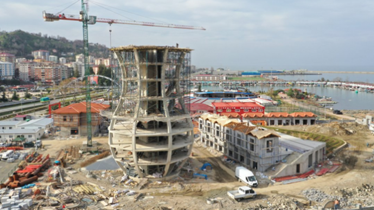 Dünyanın en büyük çay bardağı Rize'de yükseliyor