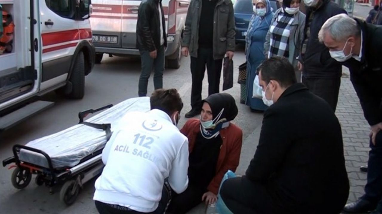 Karabük'te otomobilin yaya geçidinde çarptığı 2 kadın yaralandı