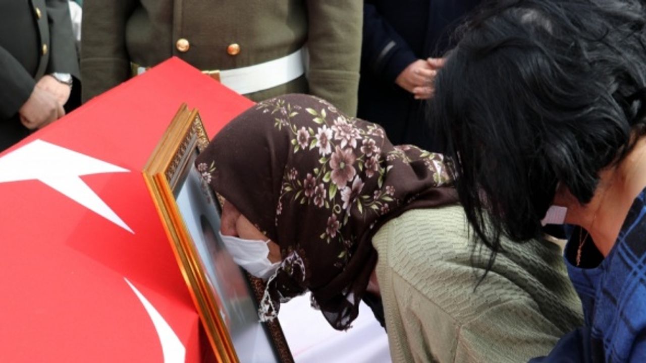Tatvan'da şehit olan Uzman Çavuş Hakan Gül, Amasya'da son yolculuğuna uğurlandı