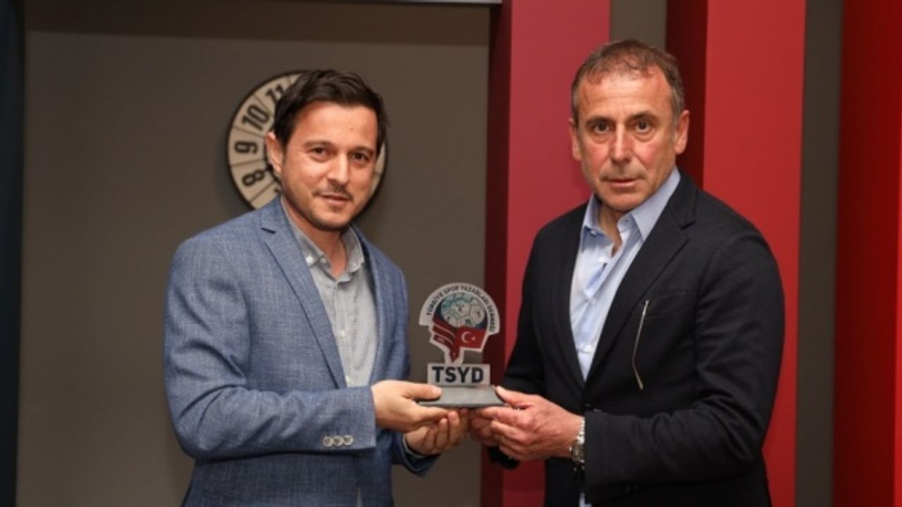 Trabzonspor Teknik Direktörü Avcı: "Trabzonspor yarışacak ve yarışması gerekiyor"