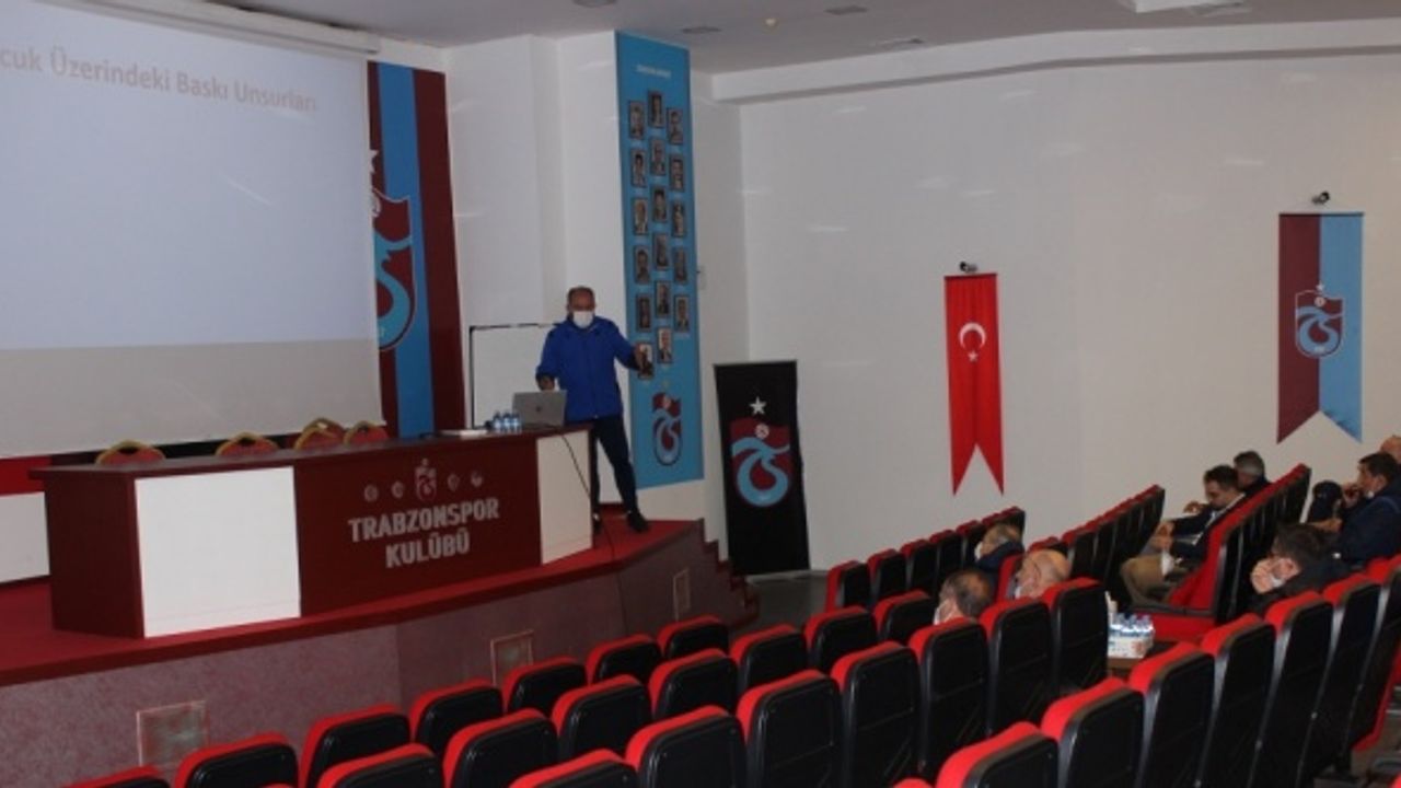 Trabzonspor Teknik Direktörü Avcı'dan Özkan Sümer Futbol Akademisi'ne ziyaret