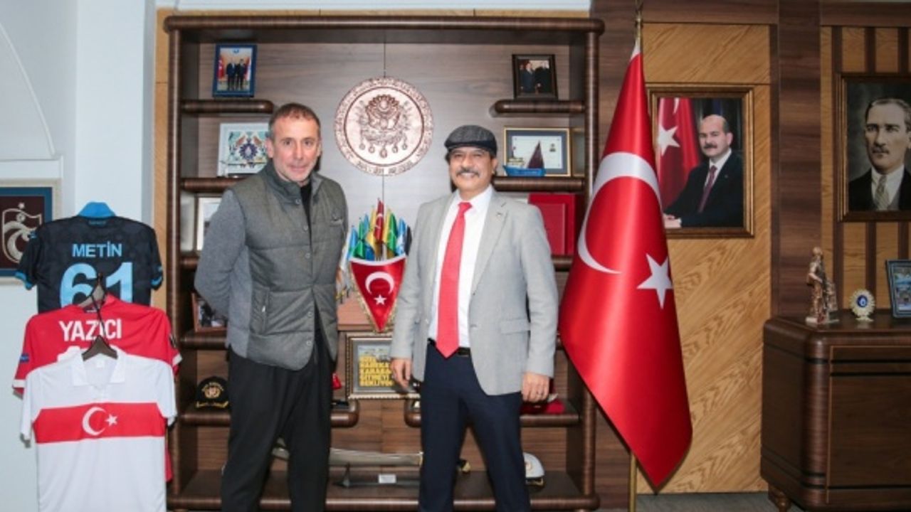 Trabzonspor Teknik Direktörü Avcı'dan Trabzon İl Emniyet Müdürlüğüne ziyaret