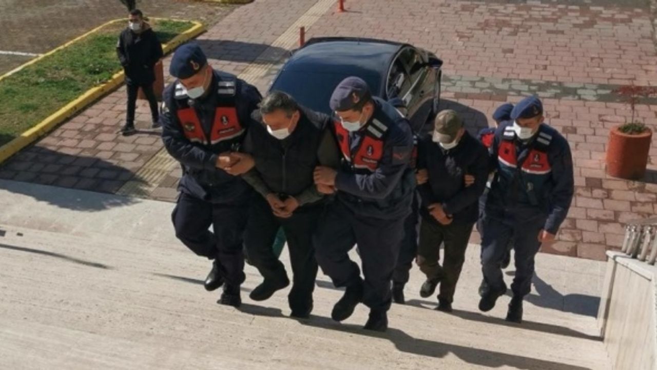 Zonguldak'ta hayvanat bahçesinden kaçırdıkları alageyiği tüfekle vurdukları iddiasıyla 2 şüpheli tutuklandı