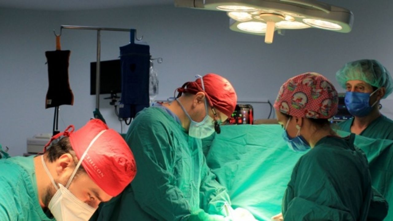 Kalbinde kist olan hasta, KTÜ Farabi Hastanesinde yapılan ameliyatın ardından sağlığına kavuştu