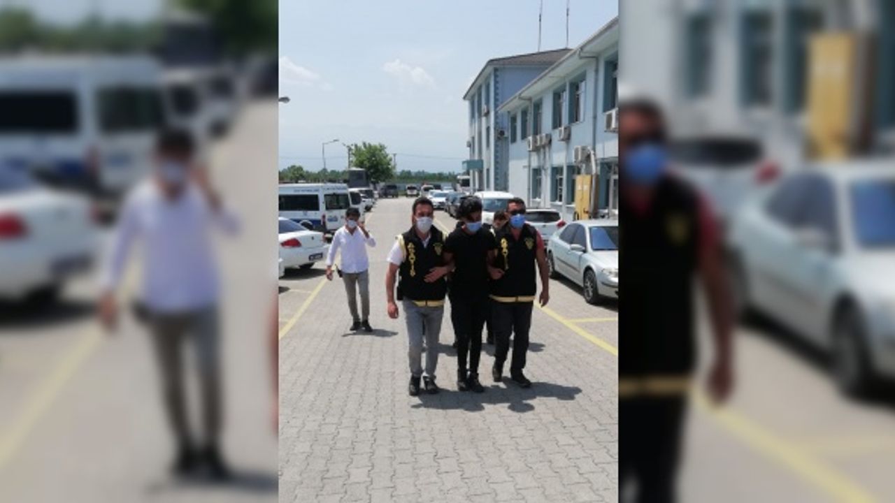 Düzce'de kar maskesiyle iş yerlerinden hırsızlık yaptıkları iddiasıyla 2 şüpheli tutuklandı