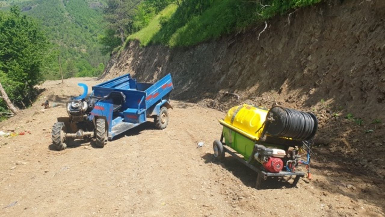 Düzce'de tarım aracı şarampole devrildi: 4 yaralı