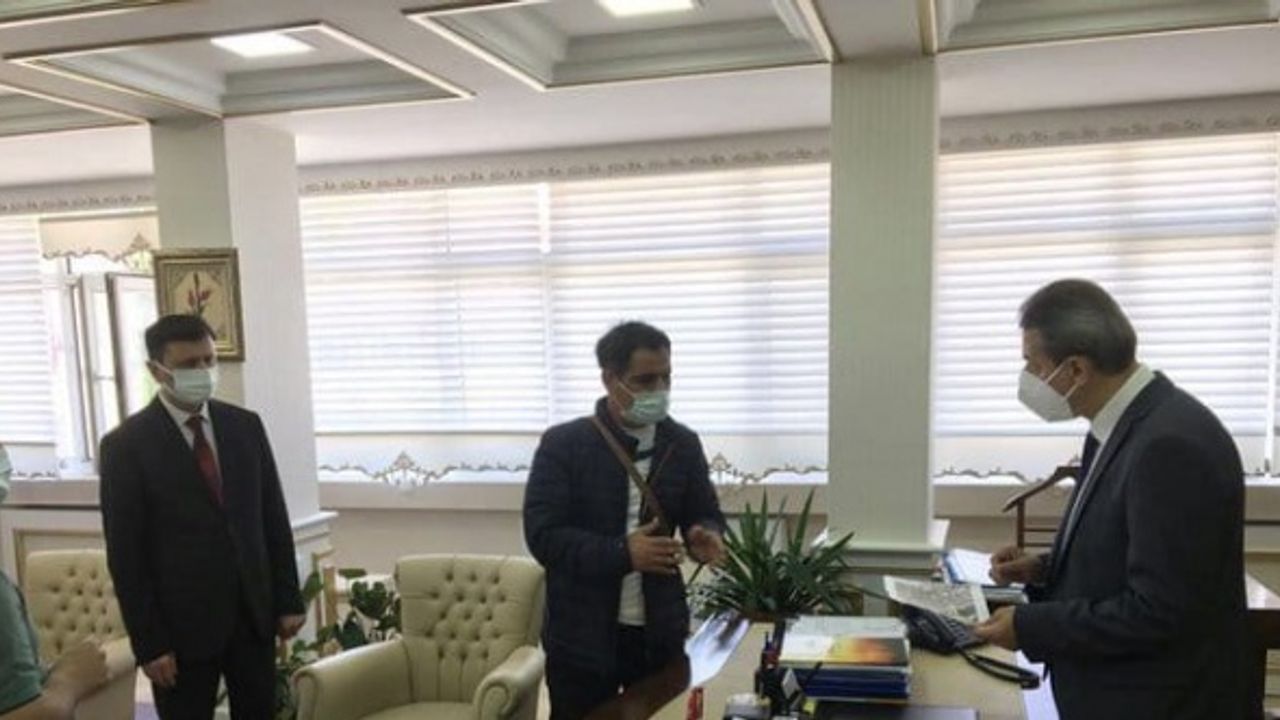 Sinop Valisi Karaömeroğlu Kent Meydanı Millet Bahçesi Projesi'ne ilişkin bilgi aldı