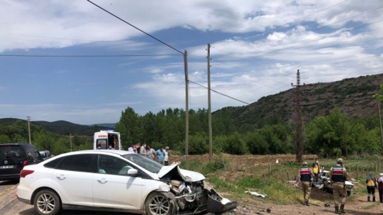 Tokat'ta iki otomobil çarpıştı: 1 ölü, 3 yaralı