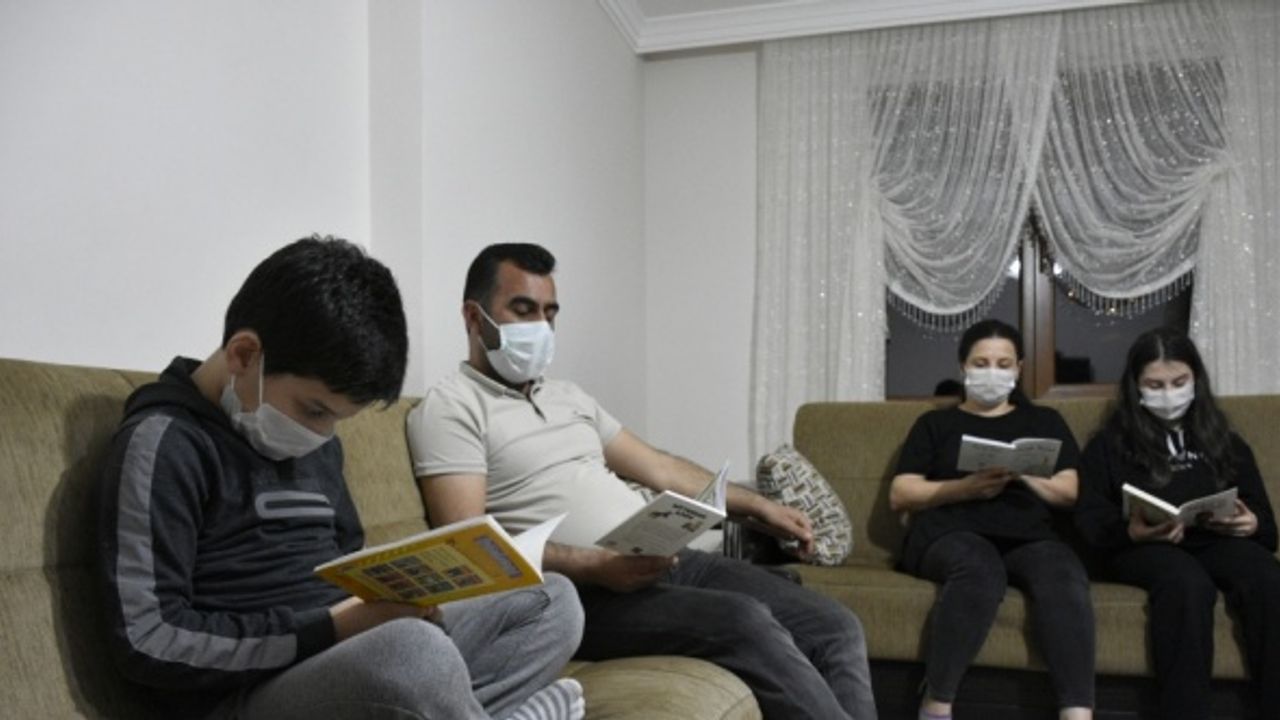 Torul'da haftada bir gün yarım saat kitap okuma sessizliği yaşanıyor