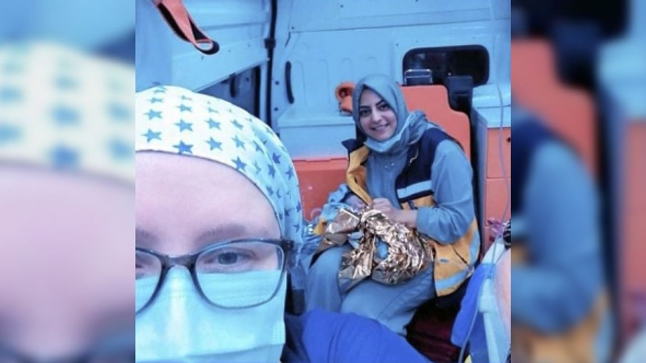 Karabük'te hamile kadın hastaneye kaldırılırken ambulansta doğum yaptı