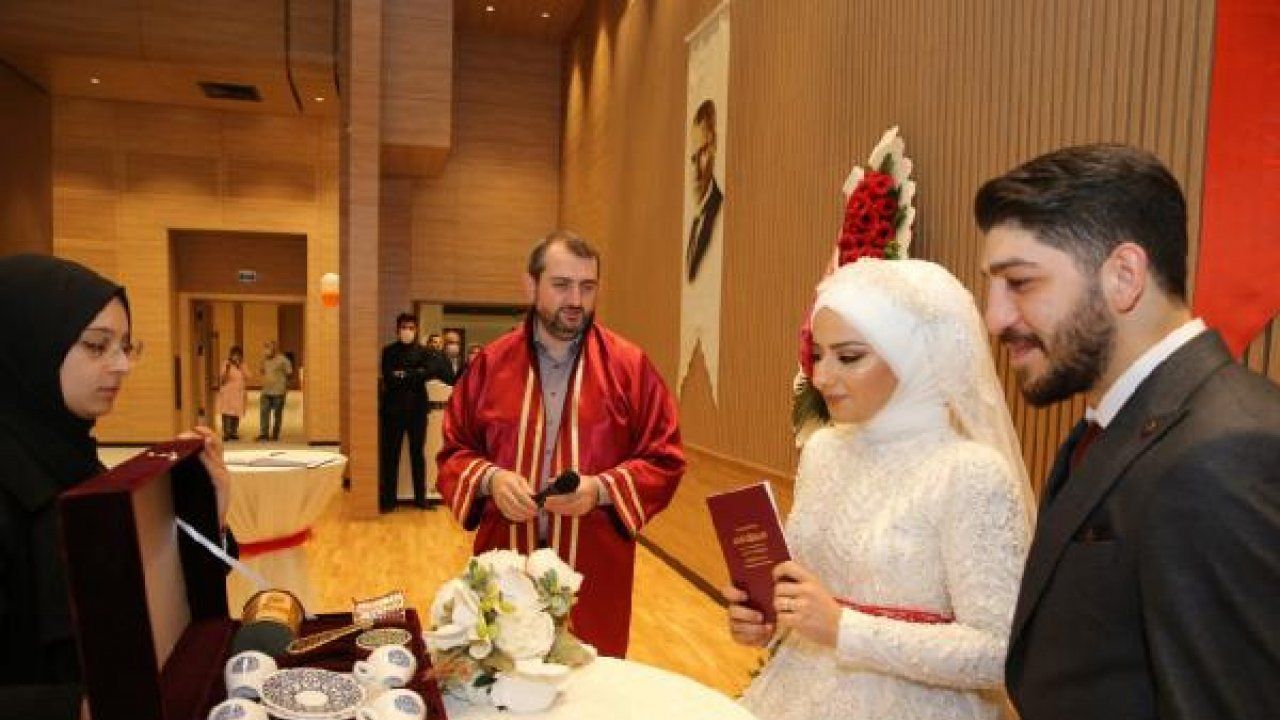 Başkan Demir’den Güngören’de evlenen çiftlere hediye