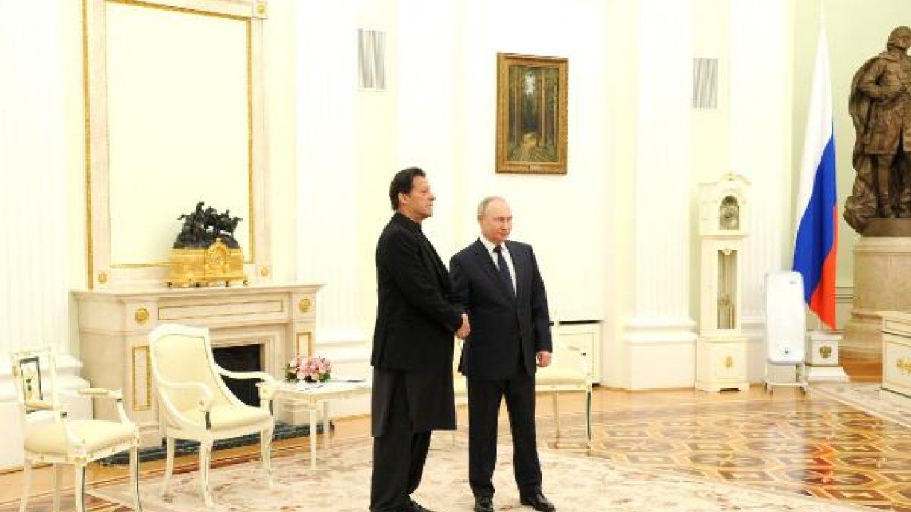 Pakistan Başbakanı İmran Khan, Putin’le görüştü