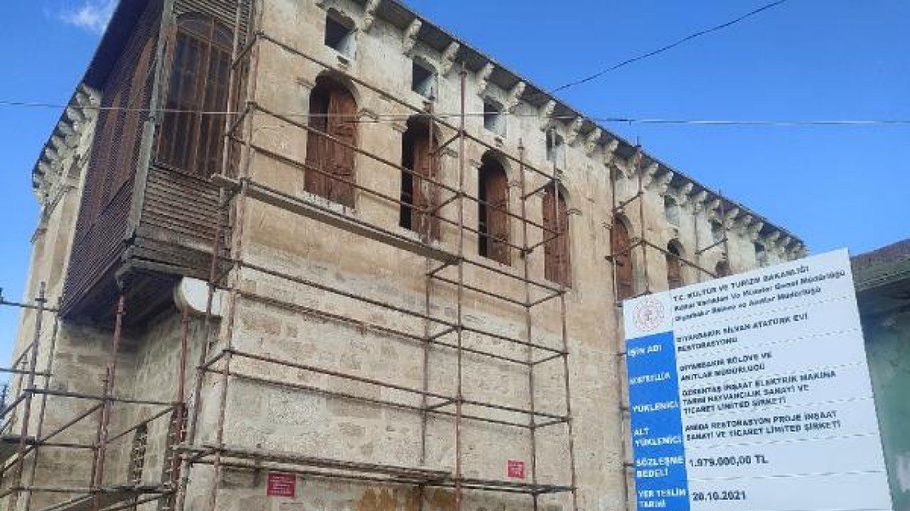 Silvan'daki tarihi Atatürk Evi'nde restorasyon çalışması