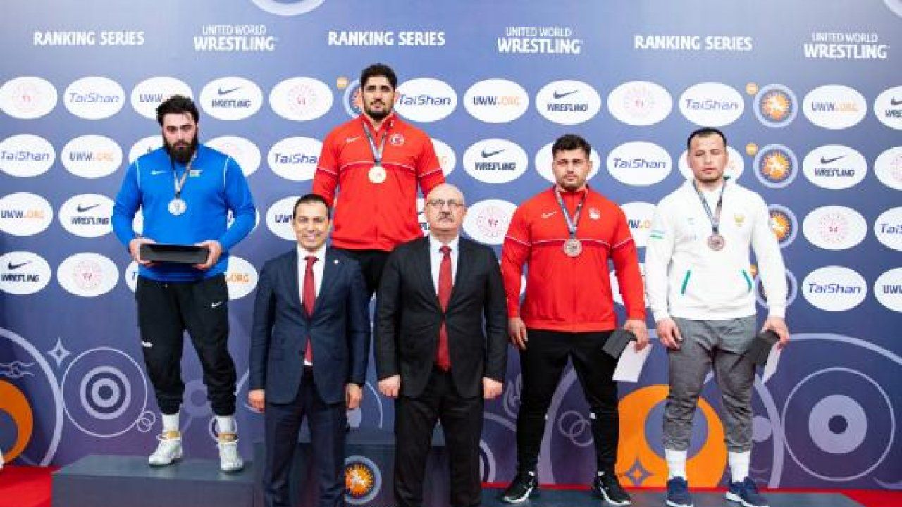 Türkiye, Ranking Grekoromen Güreş Turnuvasının ilk gününde 10 madalya kazandı