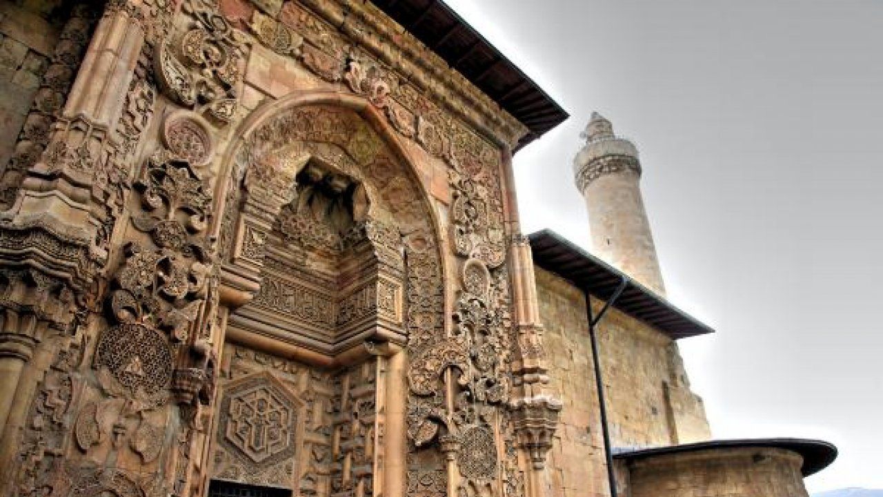 UNESCO listesindeki Divriği Ulu Cami'nin restorasyonu yeniden başlıyor
