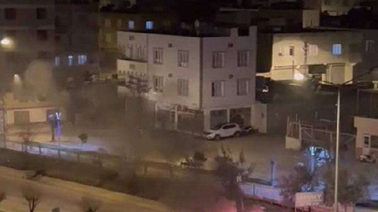 Kilis'te, seyir halindeki otomobil alev aldı