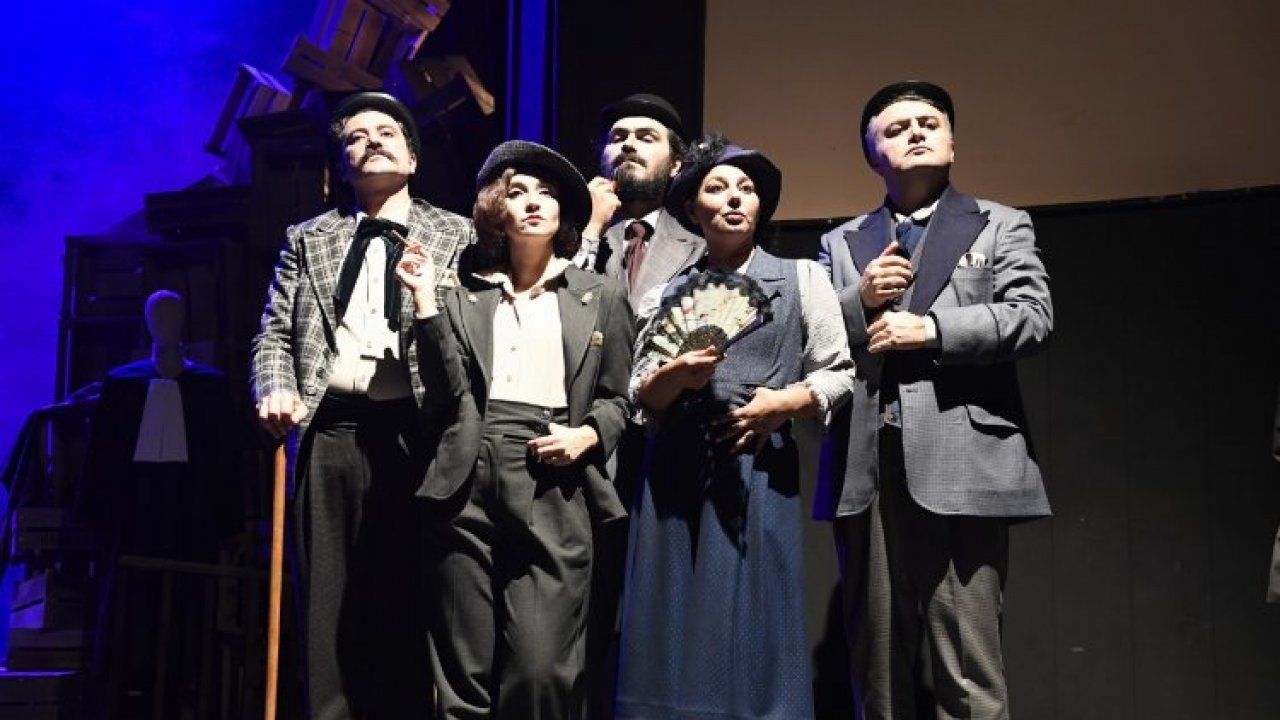 Adana Şehir Tiyatrosu Brecht'le dönüyor