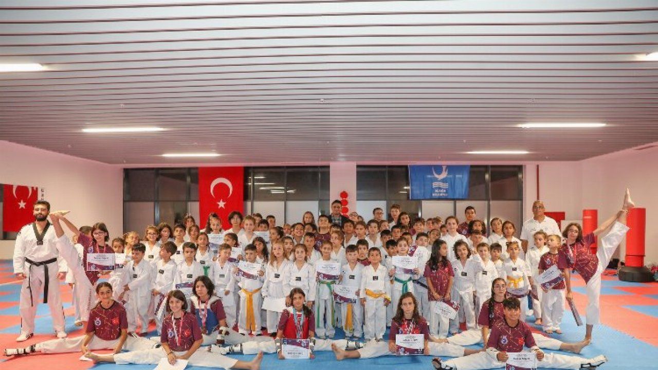 İzmir Aliağa'da başarılı sporculara sertifika