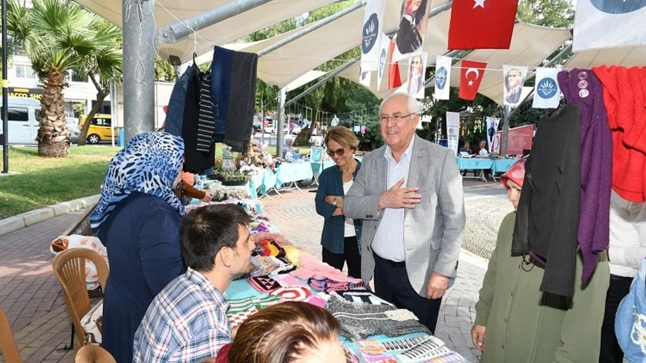 İzmir Karabağlar'da sokaktaki canlar için sergi