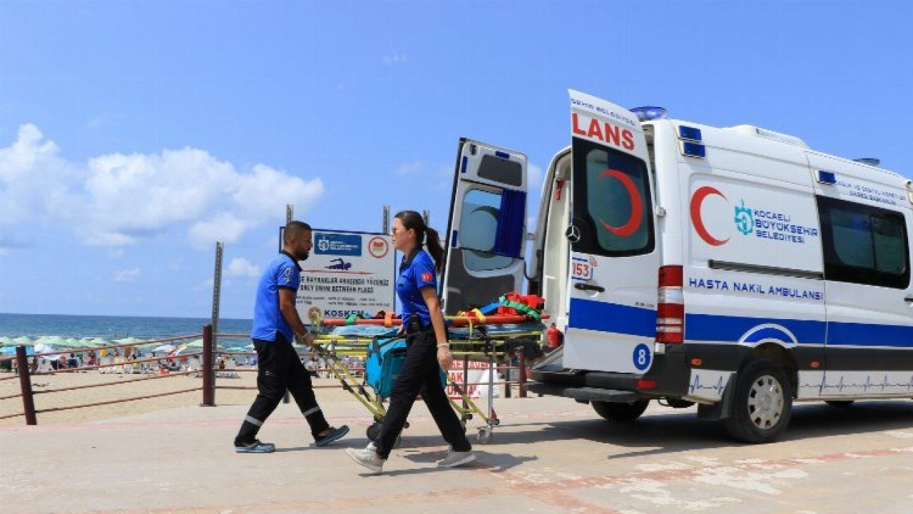 Sağlığa güvenli ulaşım mavi ambulans