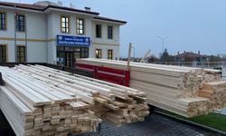 Bolu'da çaldıkları keresteleri 10 kişiye sattıkları iddiasıyla 4 zanlı yakalandı