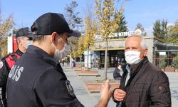 Bolu'da polis ekipleri sigara içen ve maske takmayanlara ceza uyguladı