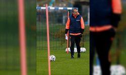Teknik direktör Abdullah Avcı, Trabzonspor'da ilk antrenmanına çıktı