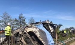 Trabzon'da otomobil bariyerlere çarptı: 1 ölü, 4 yaralı