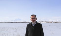Bakan Kasapoğlu, Ağrı Dağı'nda dağcılarla bir araya geldi