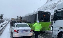 Düzce, Bolu ve Kocaeli'de kar yağışı etkili oluyor