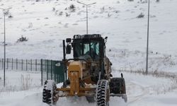 Havza Belediyesinin kar temizleme ve tuzlama çalışmaları sürüyor