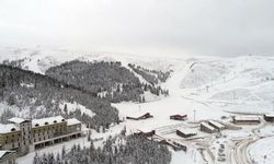 Ordu'daki Çambaşı Kış Sporları ve Kayak Merkezinde kar kalınlığı 1 metreyi buldu