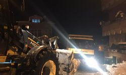 Samsun'da buzlanan yolda tuzlama çalışması yapan belediye işçileri darbedildi