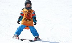 5 yaşındaki Yusuf kayak yeteneği ile dikkati çekiyor
