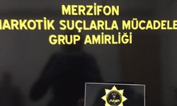 Amasya'da araçlarında uyuşturucu bulunan iki kişi gözaltına alındı