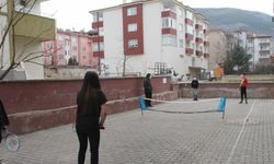 Amasya'da çocuklar için mahalle aralarına mini tenis kortları kuruluyor