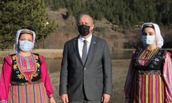 Azdavay'ın coğrafi işaretli yöresel giysisinde başlıklar kadınların medeni durumuna göre değişiyor